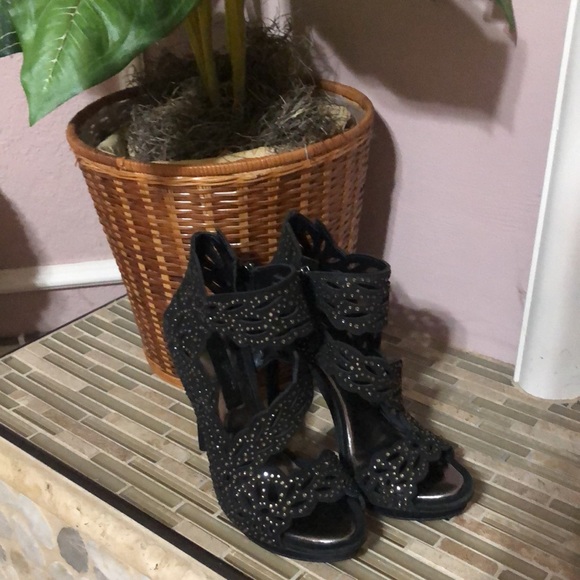 BCBGMAXAZRIA Black Rhinestone Studded Heels size 5 1/2 - Picture 5 of 10